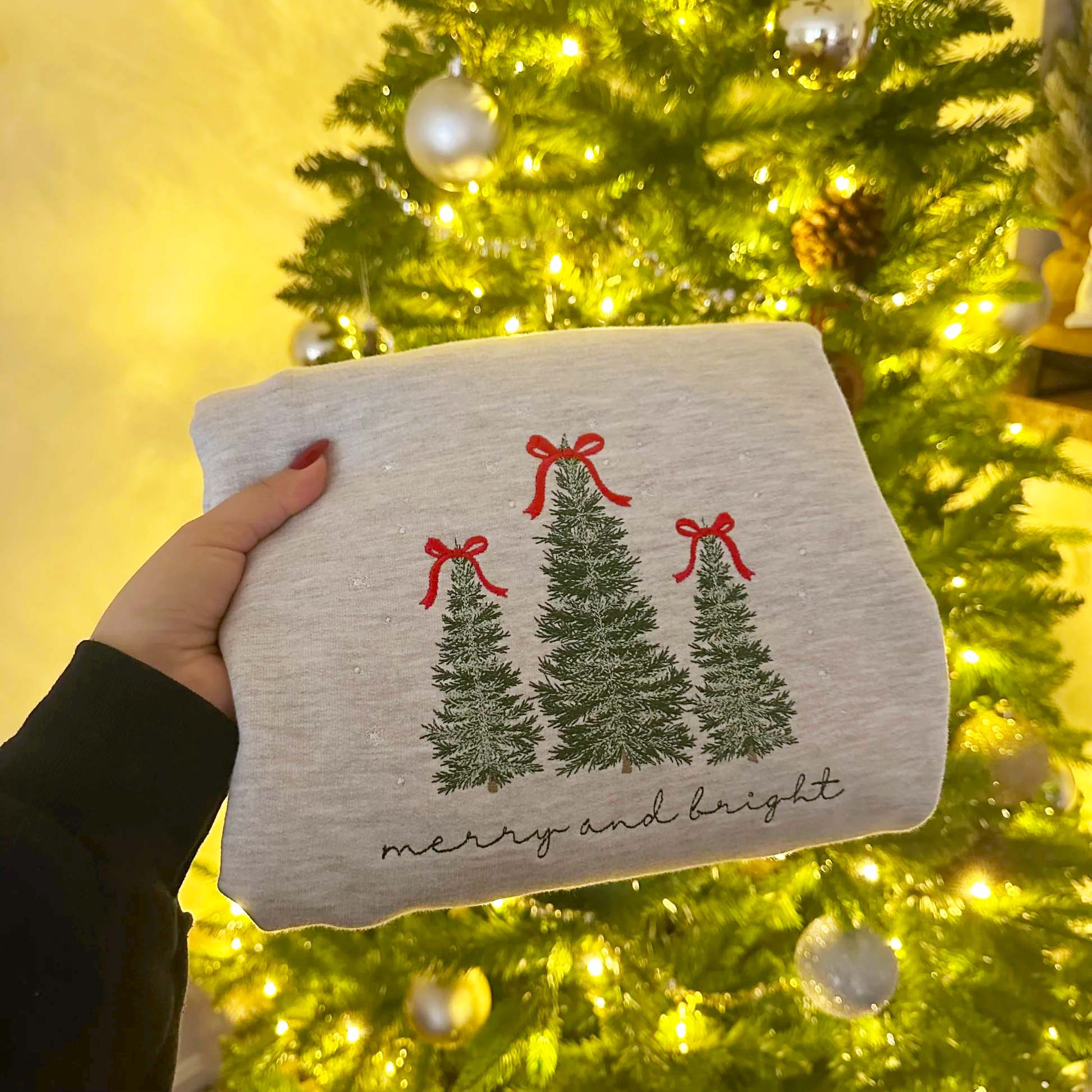 MERRY CHRISTMAS TREES EMBROIDERED SWEATSHIRT